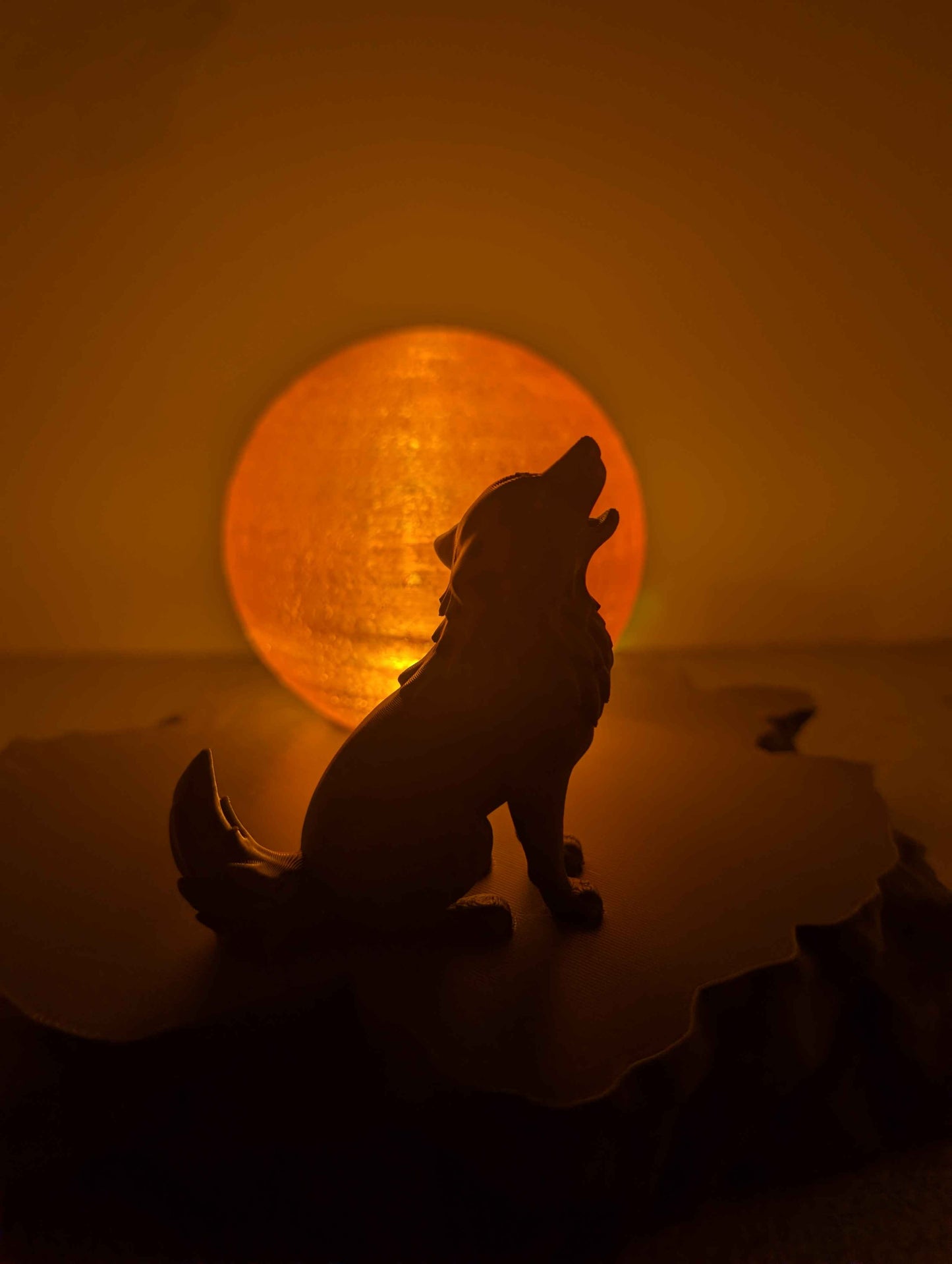 Wolf Moon Lamp – LED Nightlight, Desk Decor for Wolf Fans