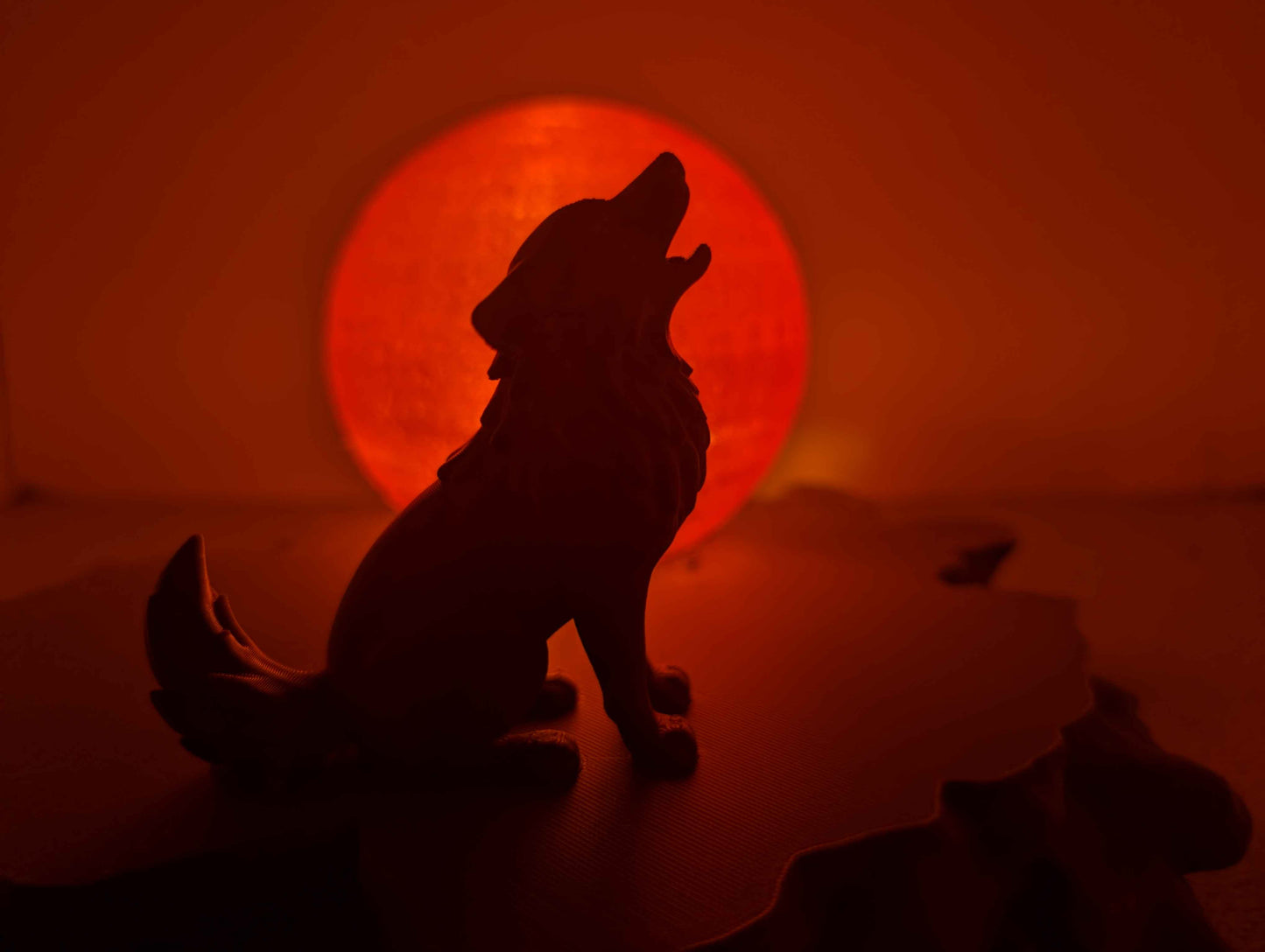Wolf Moon Lamp – LED Nightlight, Desk Decor for Wolf Fans
