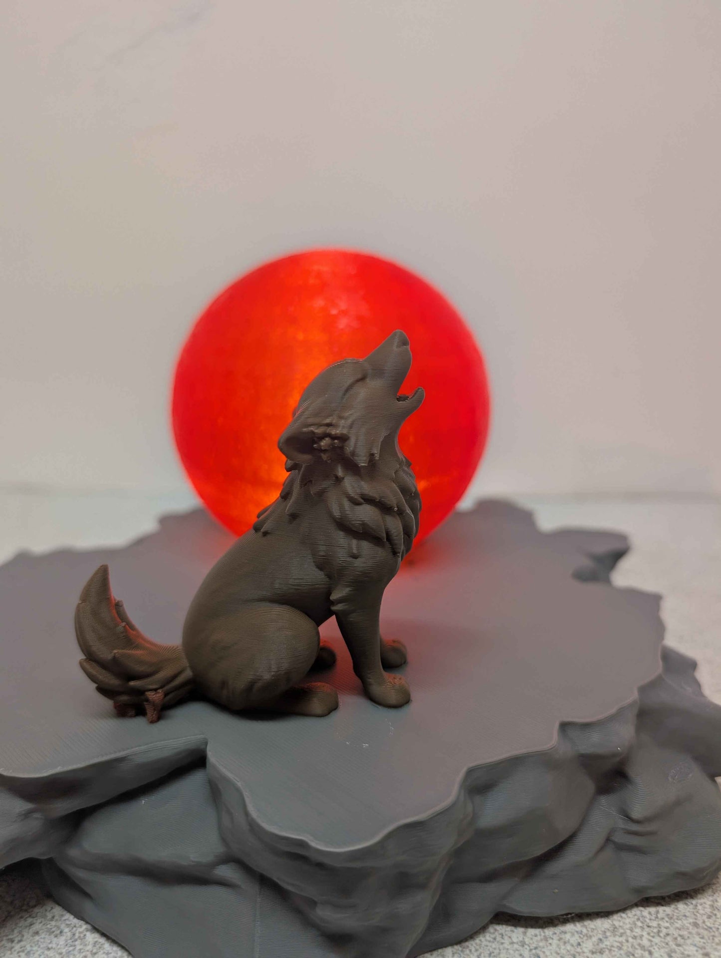 Wolf Moon Lamp – LED Nightlight, Desk Decor for Wolf Fans